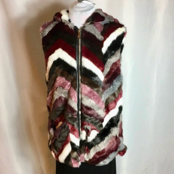 Steve Madden Chevron Faux Fur Hood Vest - Picture 2 of 6